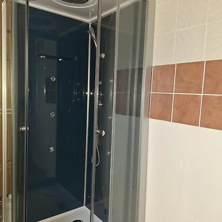 Mit Eigen Bad Und Wc *